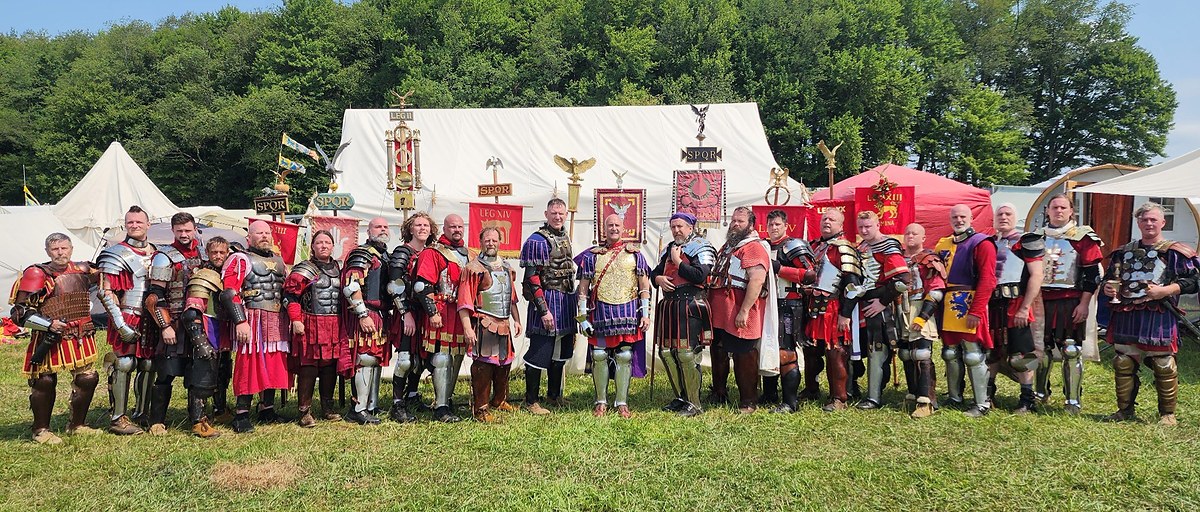 Rome at Pennsic — armoured legionaries